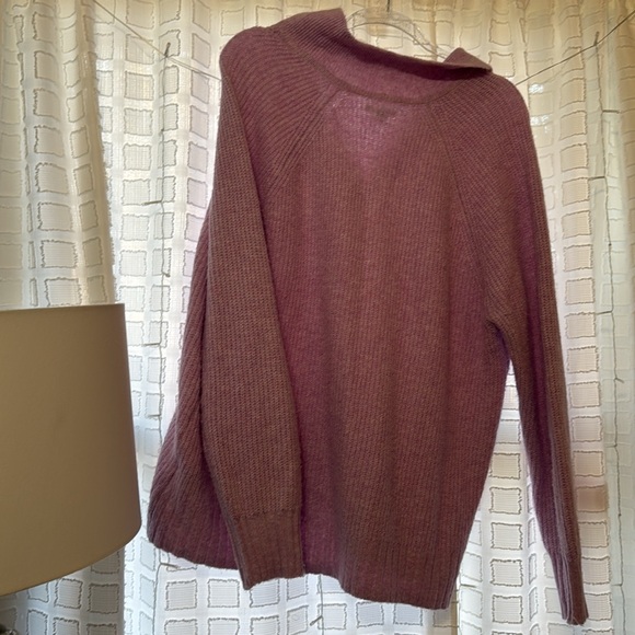 Oversized American Eagle sweater!! - Picture 2 of 5